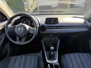 Mazda 2 2015 Bild 11