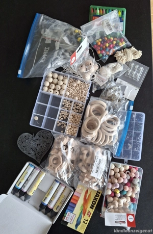 bastelsachen, farben, perlen