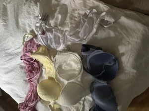 Geile BHs in 75F und getragenes Höschen Bild 4