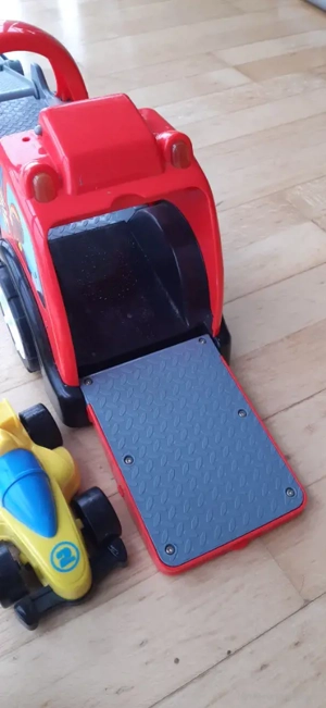 Spielauto inklusive 2 F1 autos Bild 3