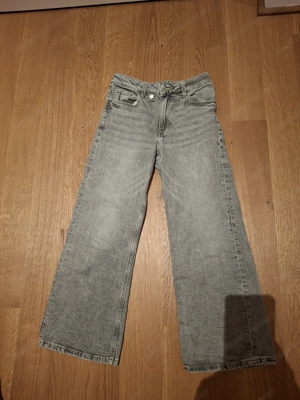 Jeans Gr. 140, neuwertig 