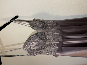 Wunderschönes Ballkleid in Mauve Bild 6