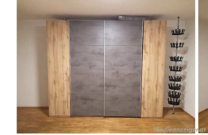 Schwebetürenschrank