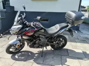 Verkaufe Kawasaki Versys 650 mit Top Case. Bild 2