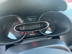 Renault Clio 1.2 bj 2017 Bild 4