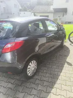Mazda Mazda2 1,3i CE Pro Limousine Bild 3
