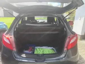 Mazda Mazda2 1,3i CE Pro Limousine Bild 5