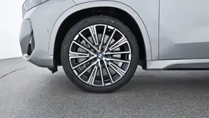 BMW X1 xDrive23d M Sportpaket // Head-Up Display // DAB-Tuner Bild 15