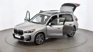 BMW X1 xDrive23d M Sportpaket // Head-Up Display // DAB-Tuner Bild 7