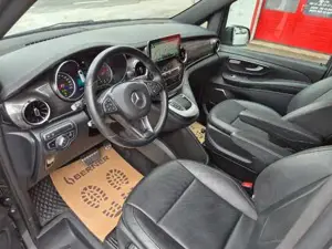 Mercedes-Benz V 220 Bild 14