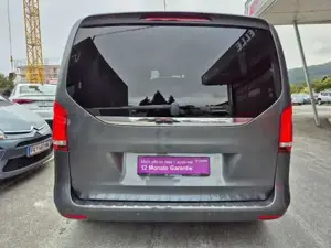 Mercedes-Benz V 220 Bild 10