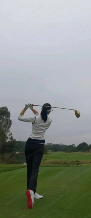 Golf-Girl Yuna Bild 8