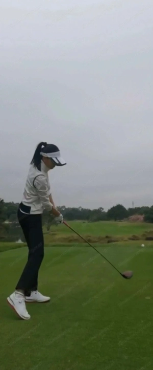 Golf-Girl Yuna Bild 7