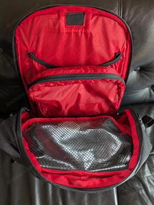 Rucksack schwarz rot Burton Bild 3