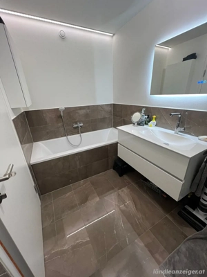 Provisionsfrei - neuwertige 3 Zimmer Wohnung mit TG Stellplatz Bild 3