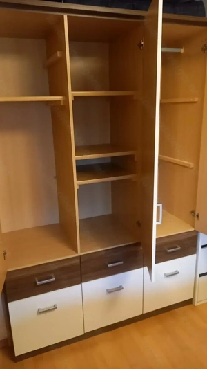 Wäsche Kleiderschrank Bild 2