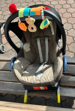 Maxi Cosi Easy Fix Auto Isofix Station mit Maxi Cosi Bild 2