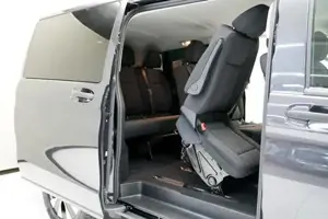 Mercedes-Benz eVito 129 Tourer PRO Lang ACC PDC KAM KlimaA Bild 9