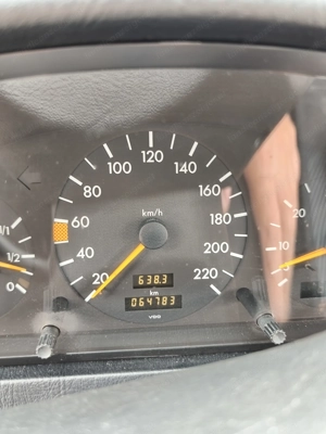 Mercedes Benz 200 D Bild 4