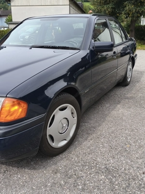 Mercedes Benz 200 D Bild 3