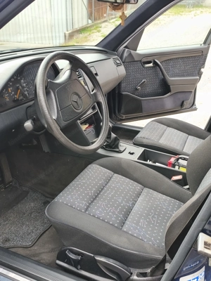 Mercedes Benz 200 D Bild 5