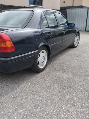 Mercedes Benz 200 D Bild 7