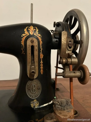 Antiker Tisch Jacobi & Nähmaschiene Bobbin   Bild 3