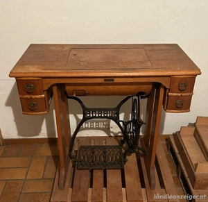 Antiker Tisch Jacobi & Nähmaschiene Bobbin   Bild 2