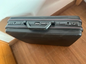 Robuster Aktenkoffer 45x34x11 cm - abschließbar, viel Stauraum, ideal für Beruf & Studium Bild 2