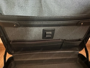 Robuster Aktenkoffer 45x34x11 cm - abschließbar, viel Stauraum, ideal für Beruf & Studium Bild 4