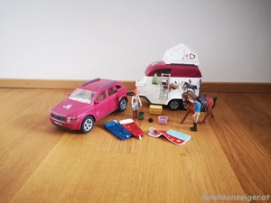 Schleich Auto und Pferdeanhänger 