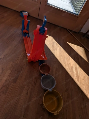 Hot Wheels Monster Trucks Loop & Flip Trophy Challenge-Spielset Bild 3