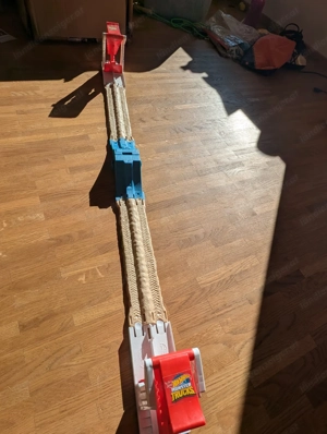 Katapult Crash Hotwheels Bahn Bild 2