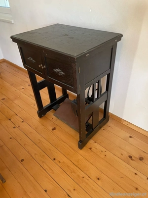 Nähmaschiene Antik Bild 2
