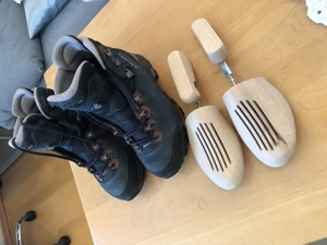 DamenTrekkingschuhe, Marke LOWA