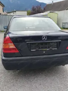 Mercedes Benz 200 D Bild 2