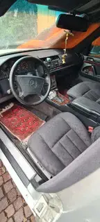 Mercedes 320 Youngtimer Bild 3