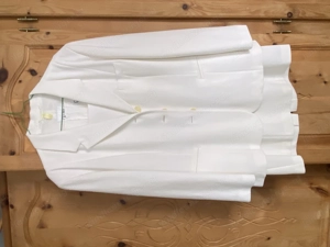 Weißes Etuikleid mit Blazer