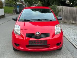 Toyota Yaris 1.0 VVT-i Bild 2