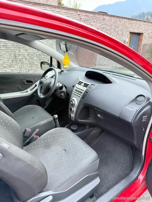 Toyota Yaris 1.0 VVT-i Bild 9