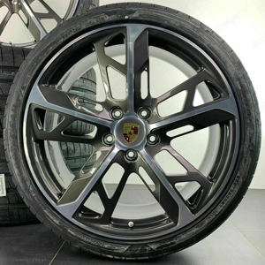 Porsche Taycan 9J1 21 Zoll Felgen Sommerreifen Sommerräder Bild 2