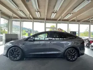 Tesla Model X 2022 Bild 2