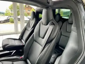 Tesla Model X 2022 Bild 14