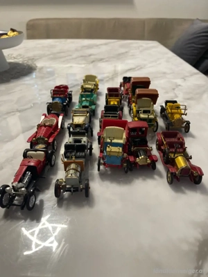 Alte model Autos  Bild 2