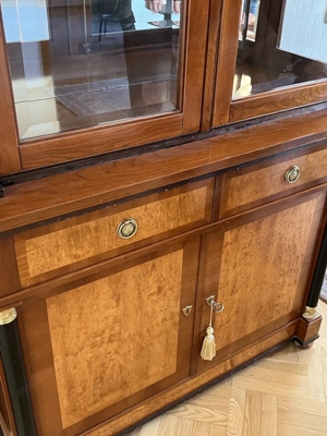 Biedermeier Vitrine SELVA Kirschbaum Stilmöbel sehr guter Zustand Bild 7