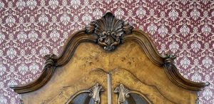 Barock Vitrine Bücherschrank Nussbaum Stilmöbel Bild 2