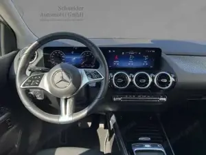 Mercedes-Benz B 180 Bild 8