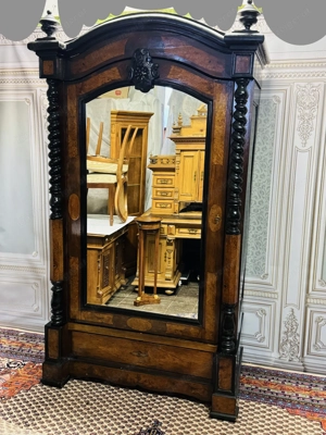 Antiker Schrank mit Spiegel Gründerzeit Danziger Barock Nussbaum Kasten 