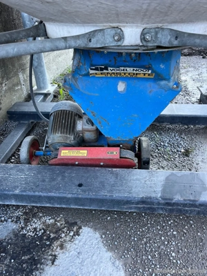 Silo mit Förderschnecke  Bild 2