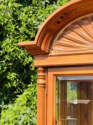 Biedermeier Vitrine Barock Gründerzeit Schrank Glasvitrine PULASKI FURNITURE Sammlervitrine Muschela Bild 4